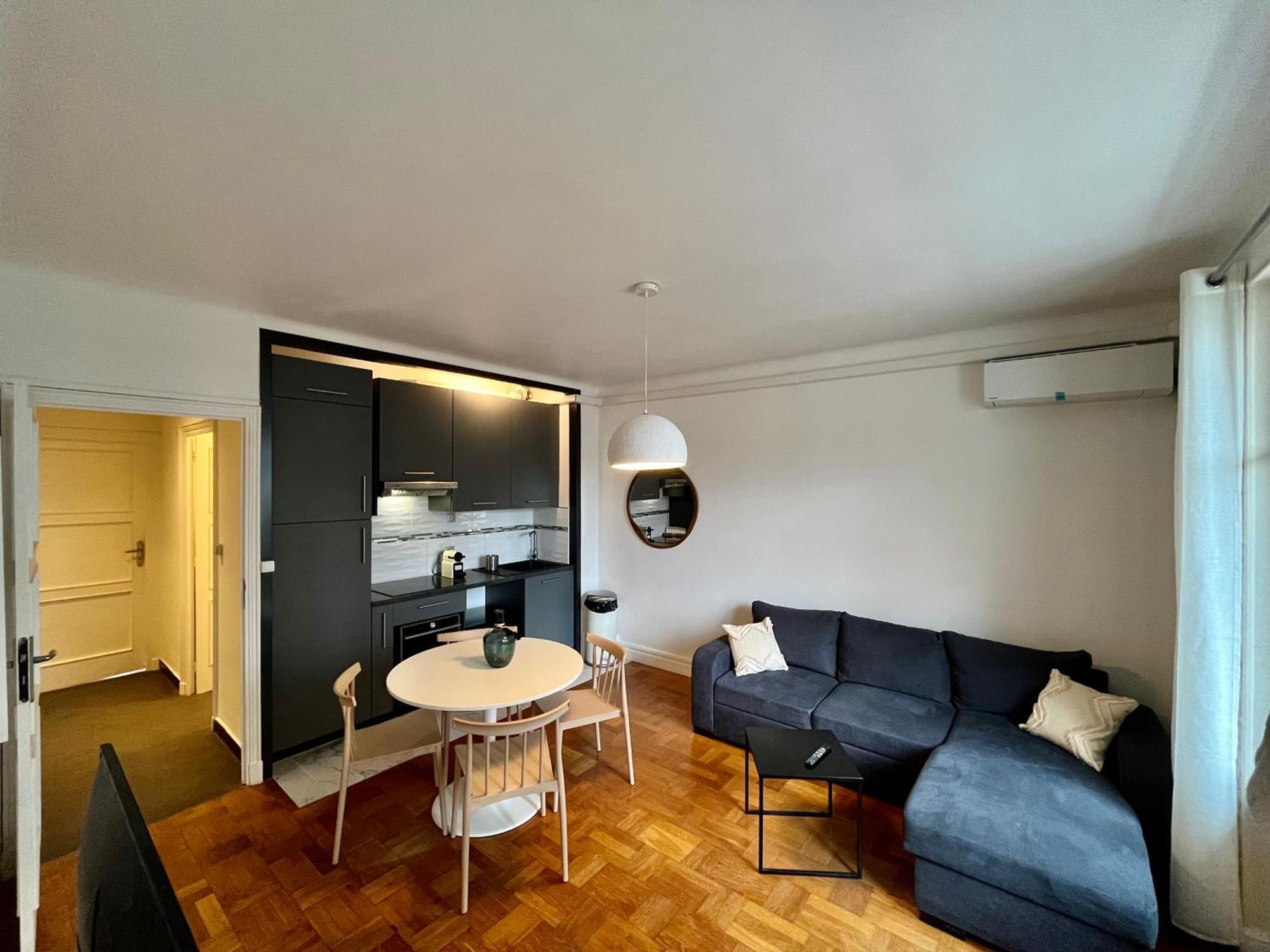 Suite Corneille Lyon Luaran gambar