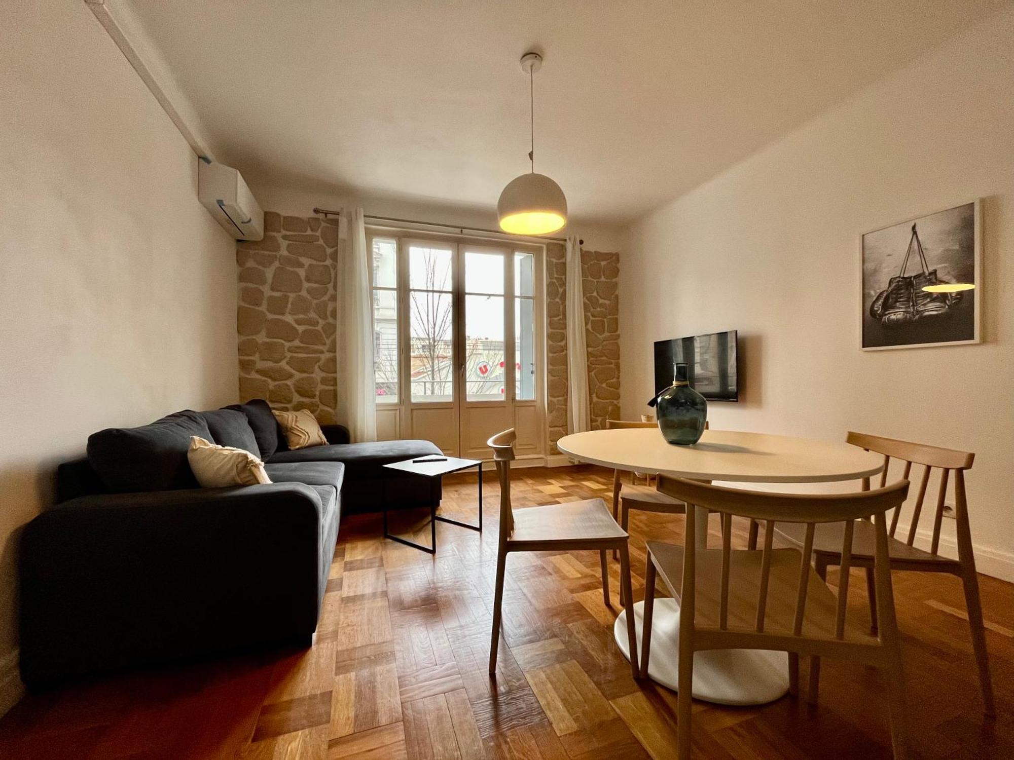 Suite Corneille Lyon Luaran gambar